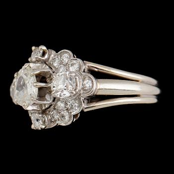 RING, 18 k vitguld, diamanter tot ca 2.50 ct.