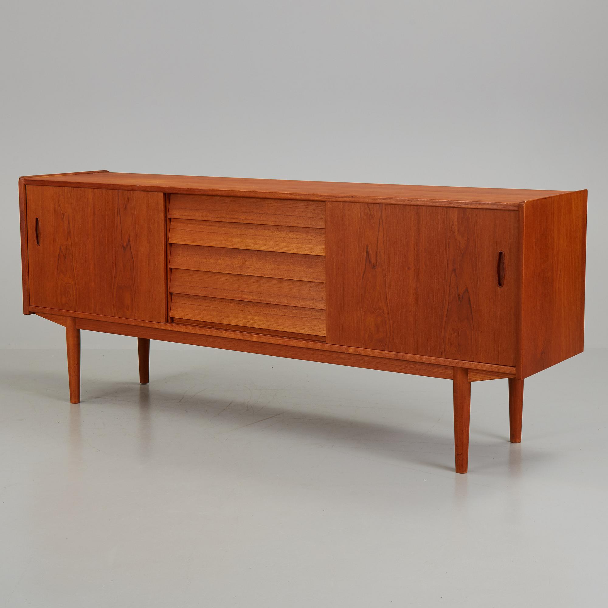 NILS JONSSON, sideboard, "Trio", Troeds, Bra Bohag, Bjärnum, 1900-talets andra hälft.