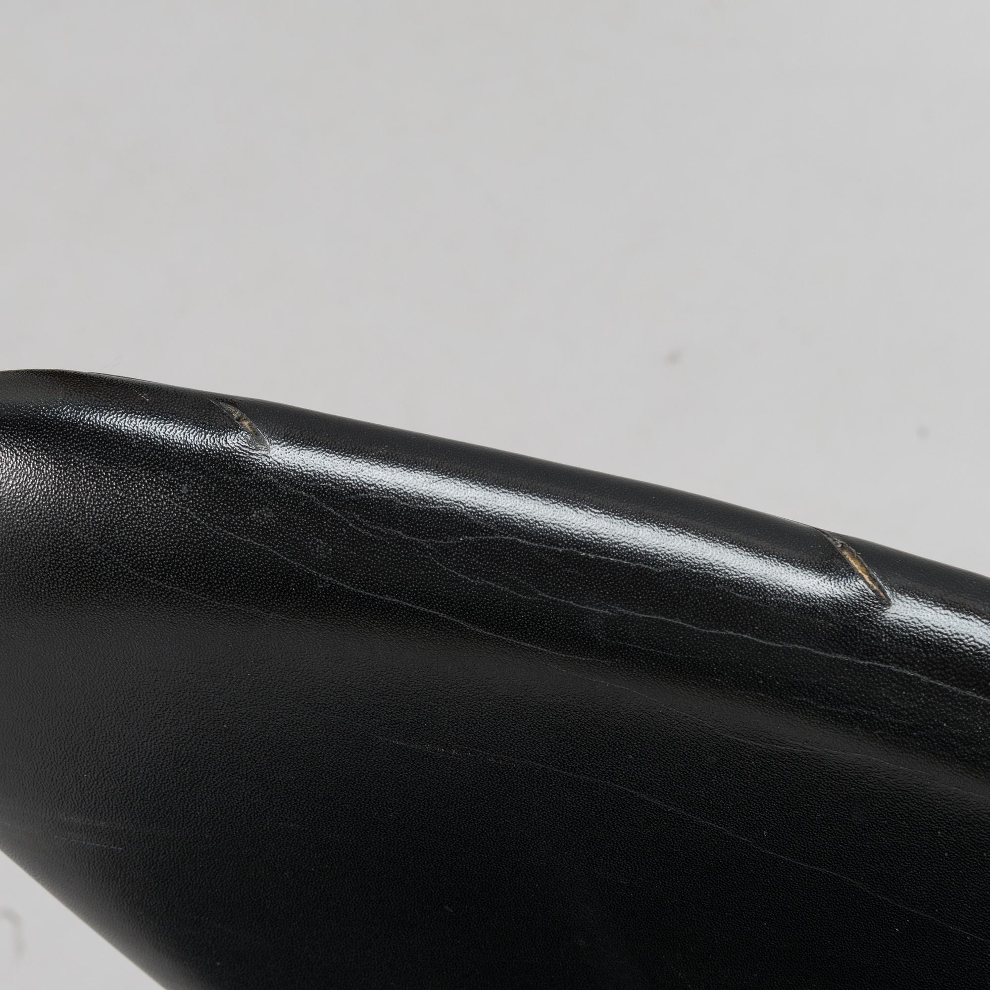 ARNE JACOBSEN, TUOLEJA, 2 kpl, "Sjuan", Friz Hansen, 1900-luvun loppupuoli.