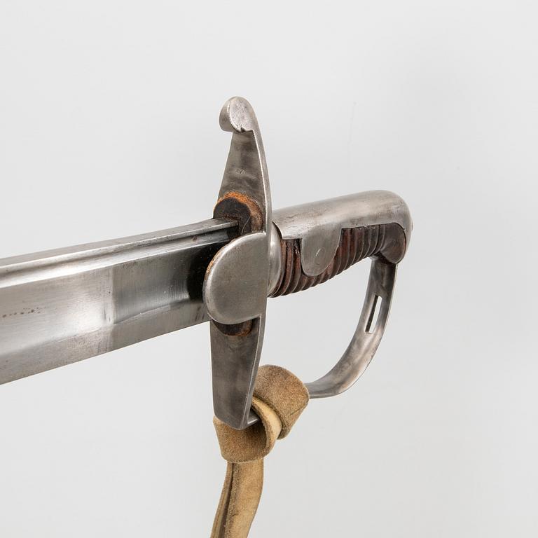 Sabel, svensk, m/1831 för artillerimanskap, med balja.