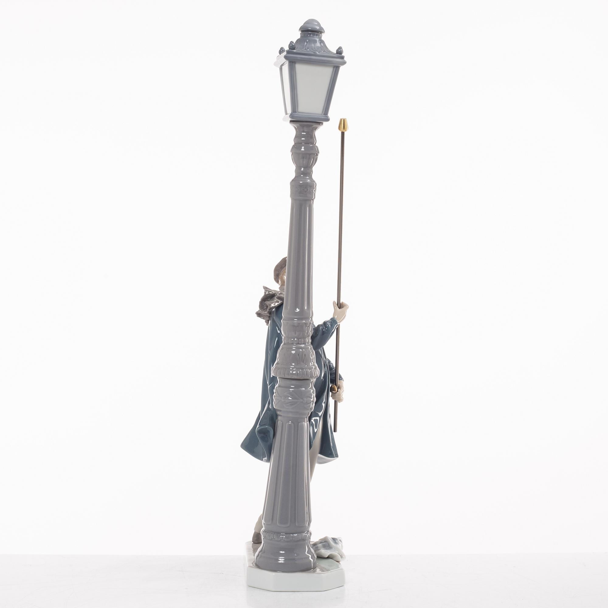 Lladró, figurine, "Lamplighter", Spain.