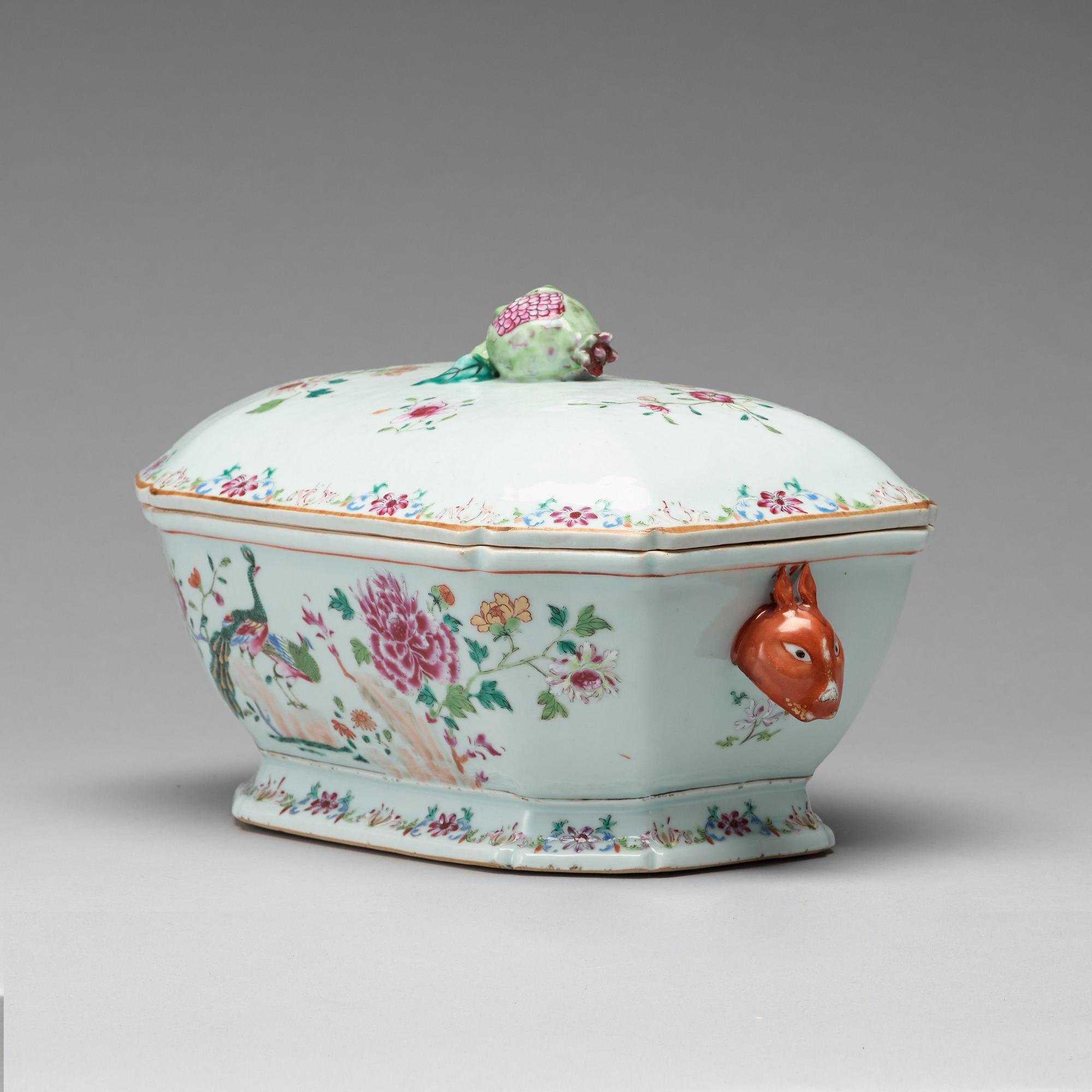 TERRIN med LOCK och FAT, kompaniporslin. Qingdynastin, Qianlong (1736-95).