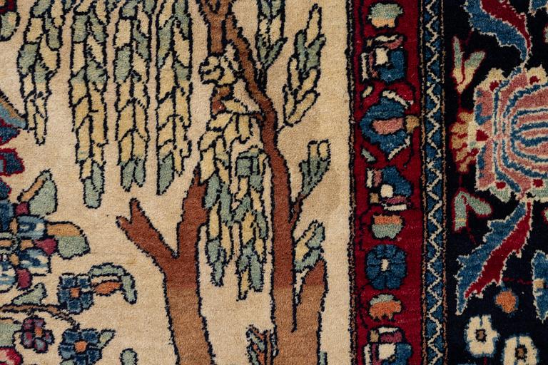 An antique Isfahan rug, ca 235 x 145 cm.