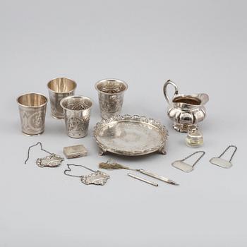 PARTI SILVER, 14 delar, delvis Sverige och England, 1800- och 1900-tal, total vikt ca 611 g.
