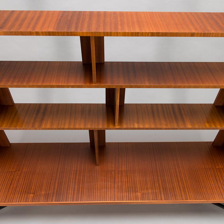 Carl Gustaf Hiort af Ornäs, a 1950s 'Välipala' bookshelf for HMN Huonekalu Mikko Nupponen.