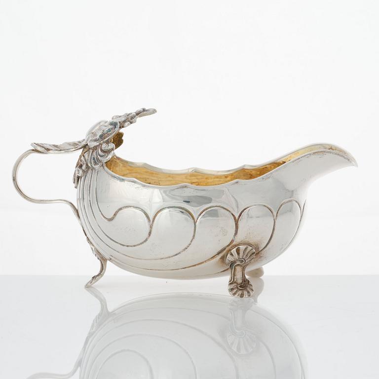 Isak Sauer, gräddsnäcka, silver, Stockholm 1765. Rokoko.