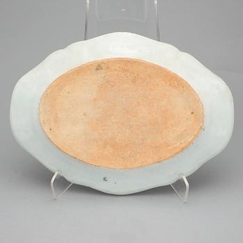STEKFAT, porslin, Kina, Qing dynastin Qianlong, (1735-1796).