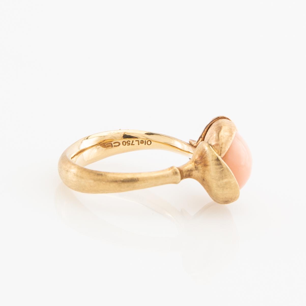 Ole Lynggaard, ring, "Lotus", 18k gold with coral.
