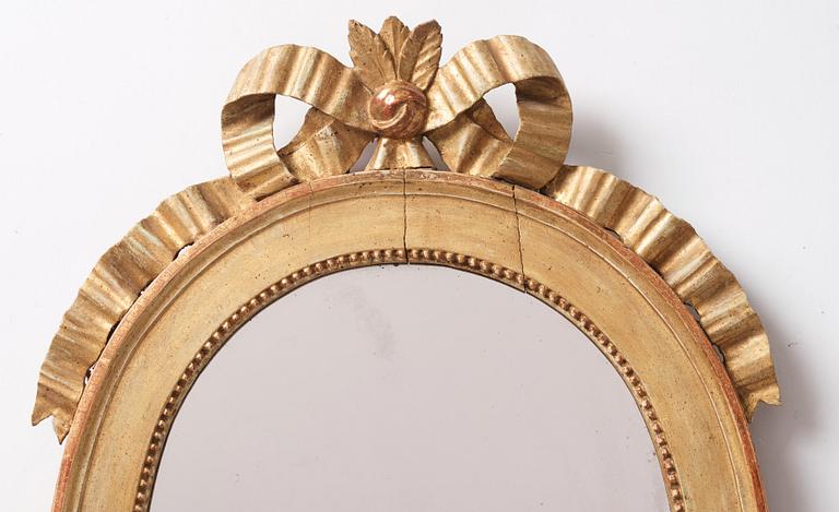 Spegellampetter, ett par snarlika, för två ljus, av Johan Åkerblad (mästare i Stockholm 1756-1799), Gustavianska.
