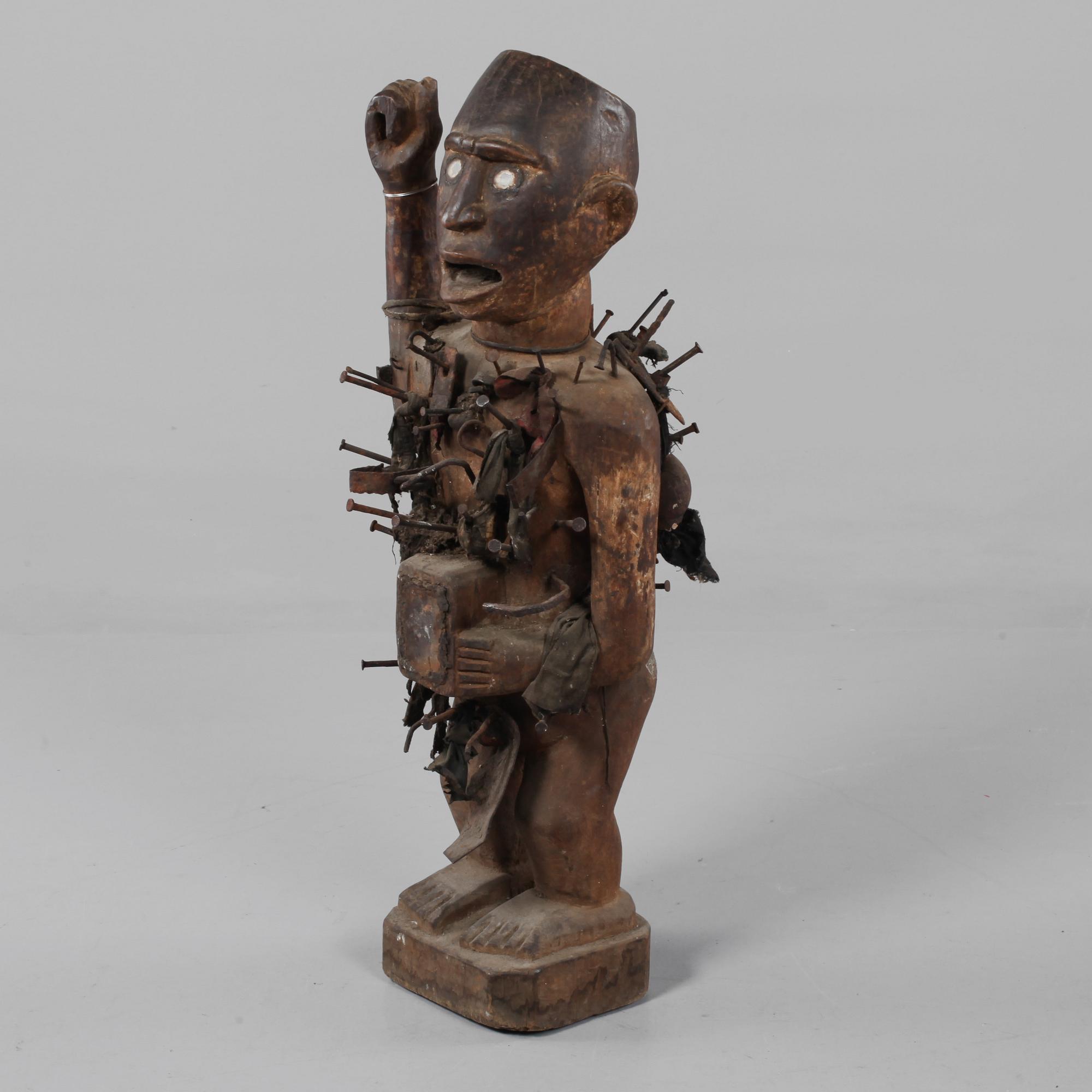 FIGUR, spikfetisch, Afrika, 1900-tal.