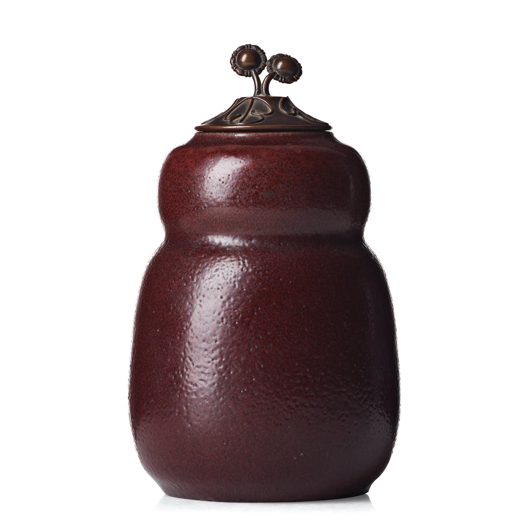 PATRICK NORDSTRÖM, urna med lock av patinerad brons, Royal Copenhagen, Danmark 1910-20-tal.