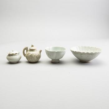 Two bowls, a pot with cover and a jar with cover, presumably Song dynasty (960-1279).