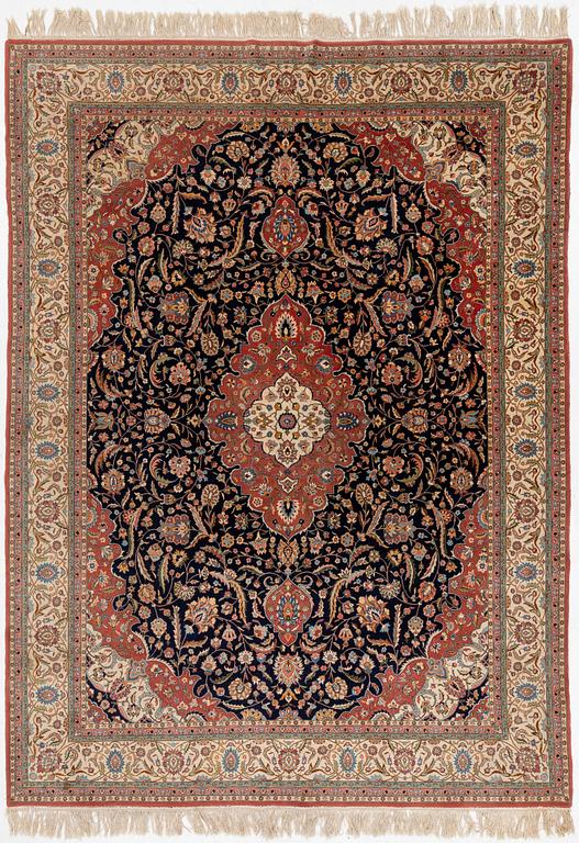 Matta, Kirman, ca 400 x 290 cm.