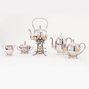 A Swedish 20th century silver plated coffee- and tea set, mark of CG Hallberg. (5 pieces).