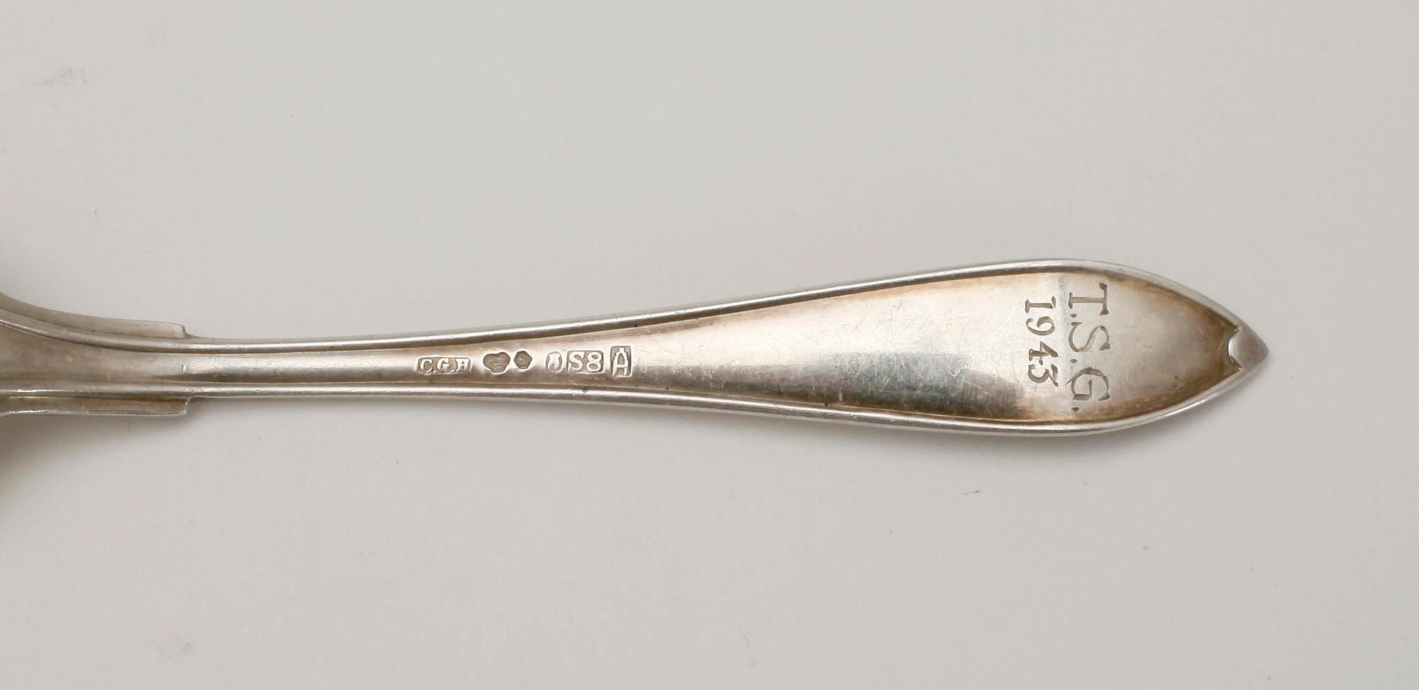 PARTI SILVER, 51 delar, bland annat CG Hallberg, Stockholm, 1953. Totalvikt ca 1030 gram.
