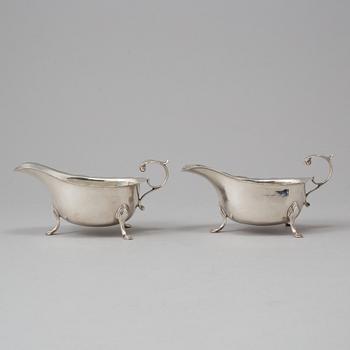 A pair of sauce boats by Thomas Edward Atkins, Birmingham, England, 1915.