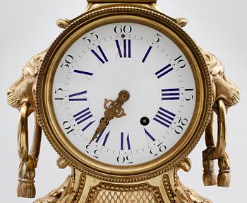 BORDSPENDYL, mässing, 1800-talets andra hälft.