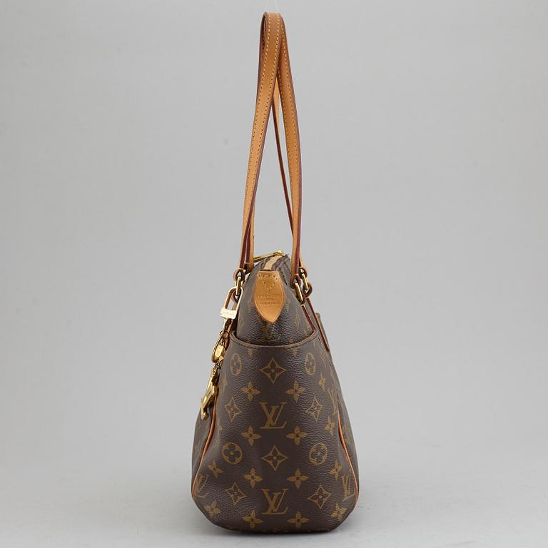 LOUIS VUITTON, a 'Totally PM' monogram canvas bag with bagcharm.