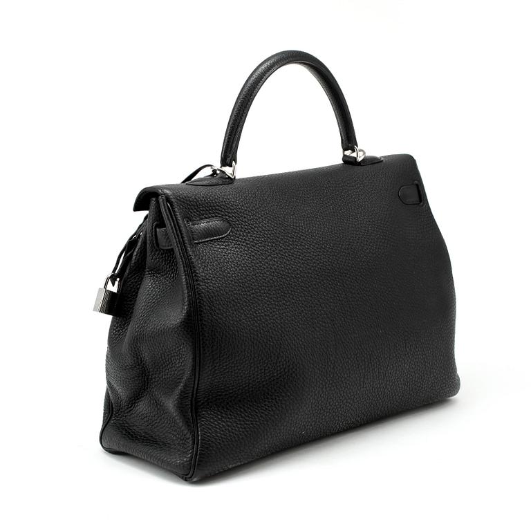 HERMÈS, a black veau togo, "Kelly 35".