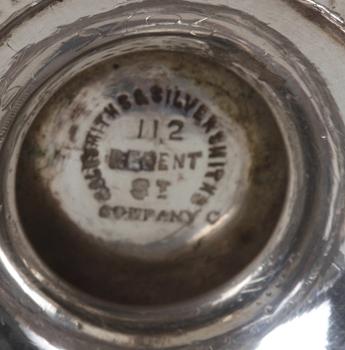 SOCKERRUSKA och SALTSTRÖARE, silver, England, 1800-1900-tal.