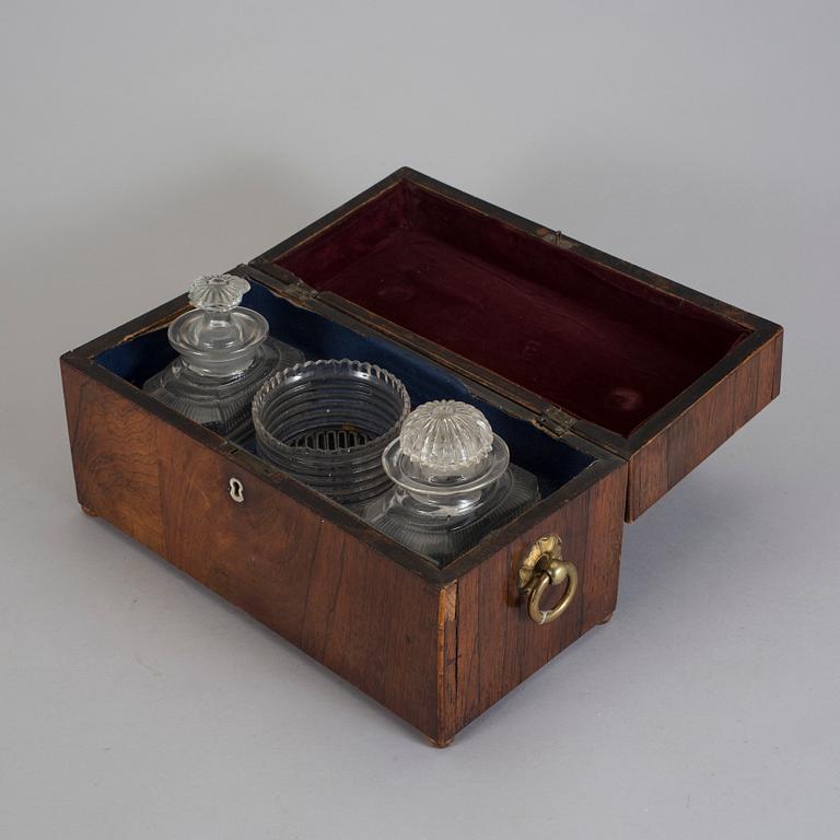 SCHATULL, 2 st, glas, 1800-tal.