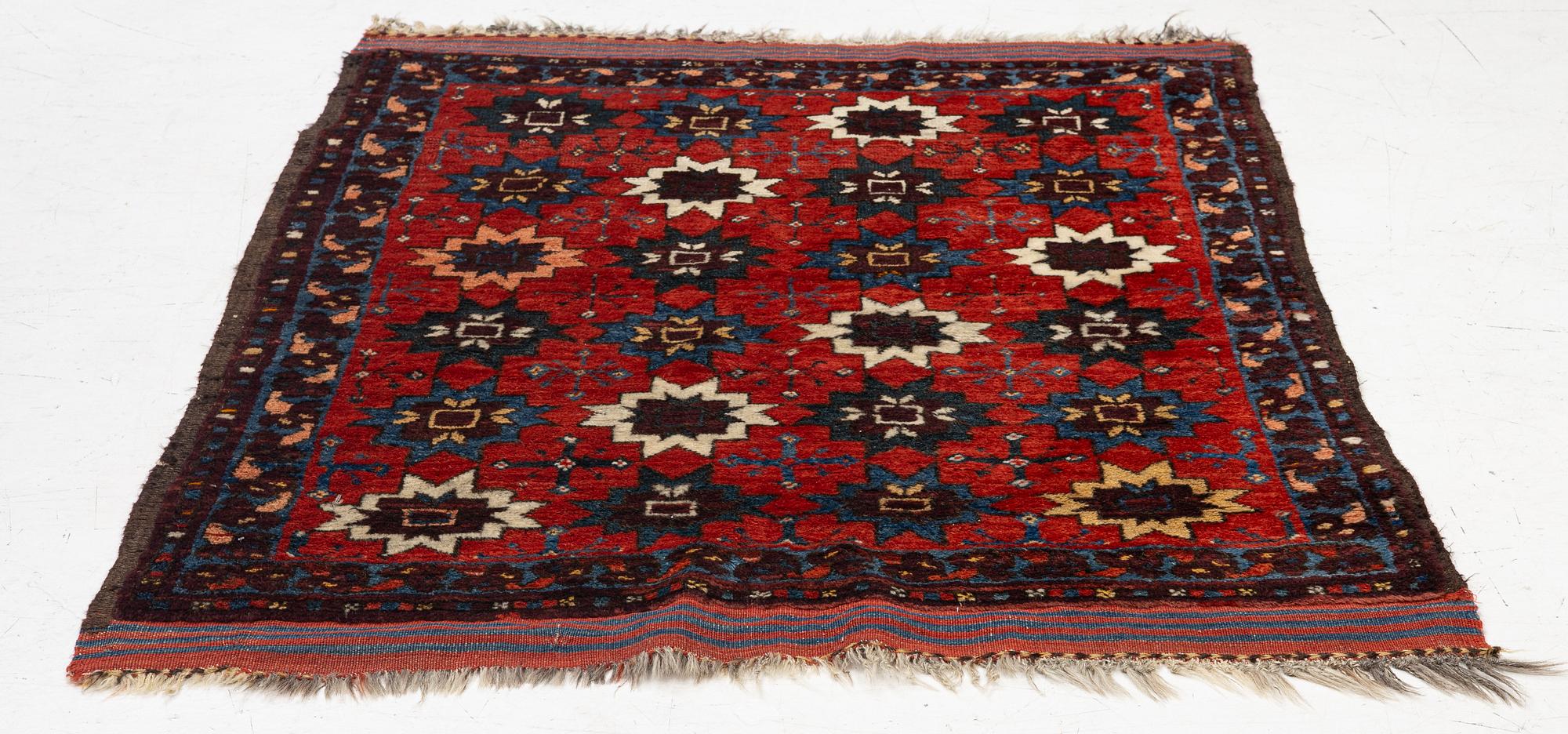 Matta, antik, sannolikt Turkmenistan, ca 113 x 93 cm.