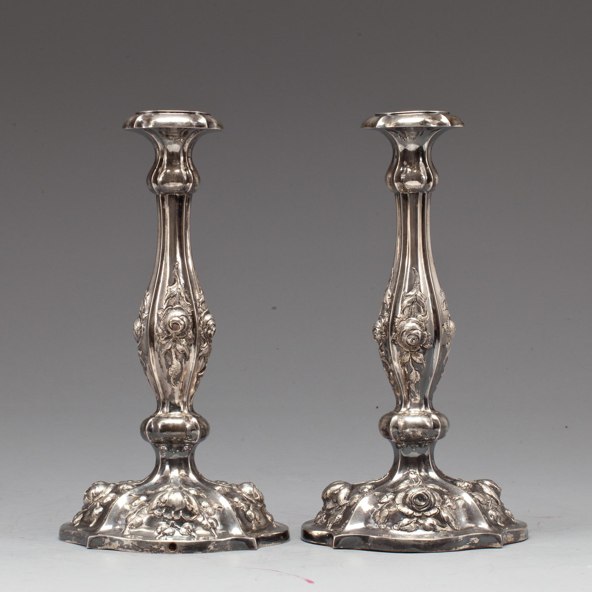 LJUSSTAKAR, ett par, silver, Österrike-Ungern, troligen stämplad 1821.