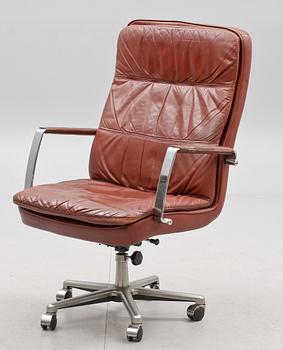 SKRIVBORDSSTOL, "Herkules" design Kenneth Bergenblad Dux, 1900-talets andra hälft.