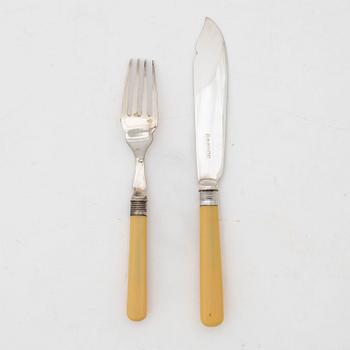 A 12-piece fish cutlery set, marks of James Albert Scholes, Sheffield, England 1904.
