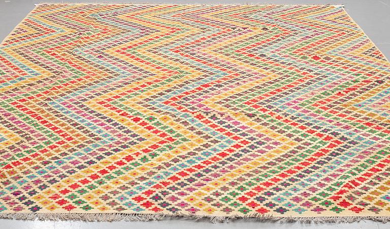 A CARPET, kilim, 397 x 287 cm.