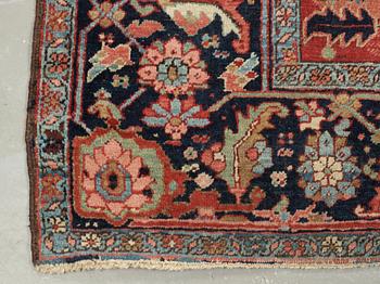 SEMIANTIK HERIS. 355 x 293,5 cm.