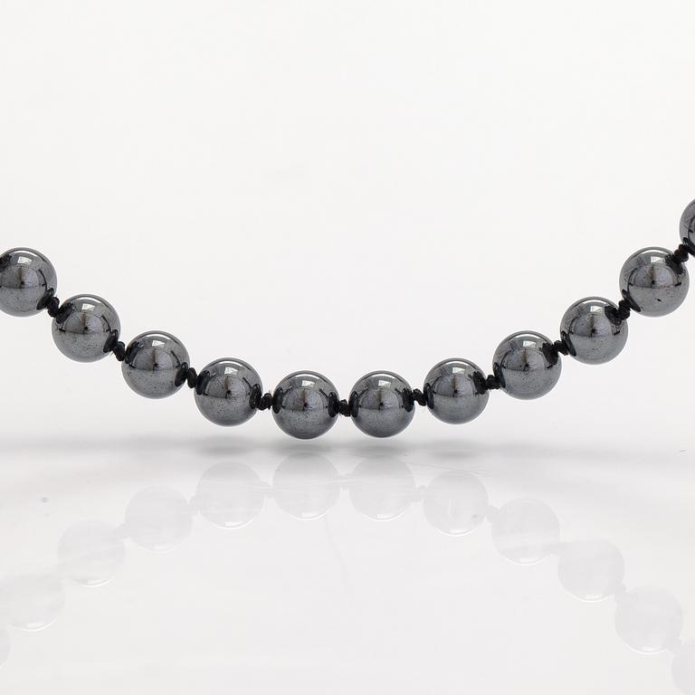 Ole Lynggaard, Three pearl collier without lock, hematite, rock crystal and goldstone. Denmark.