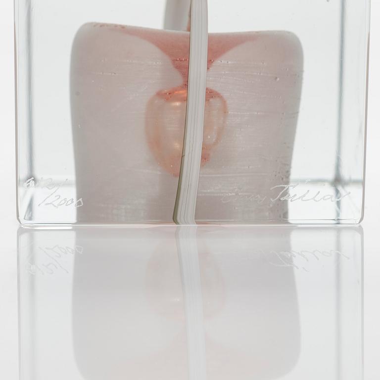 Oiva Toikka, årskub, signerad Oiva Toikka, Nuutajärvi 1985, 612/2000.