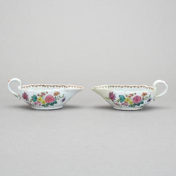 SÅSSNIPOR, ett par. Porslin, Kina, Qing dynastin, Qianlong, 1736-95.