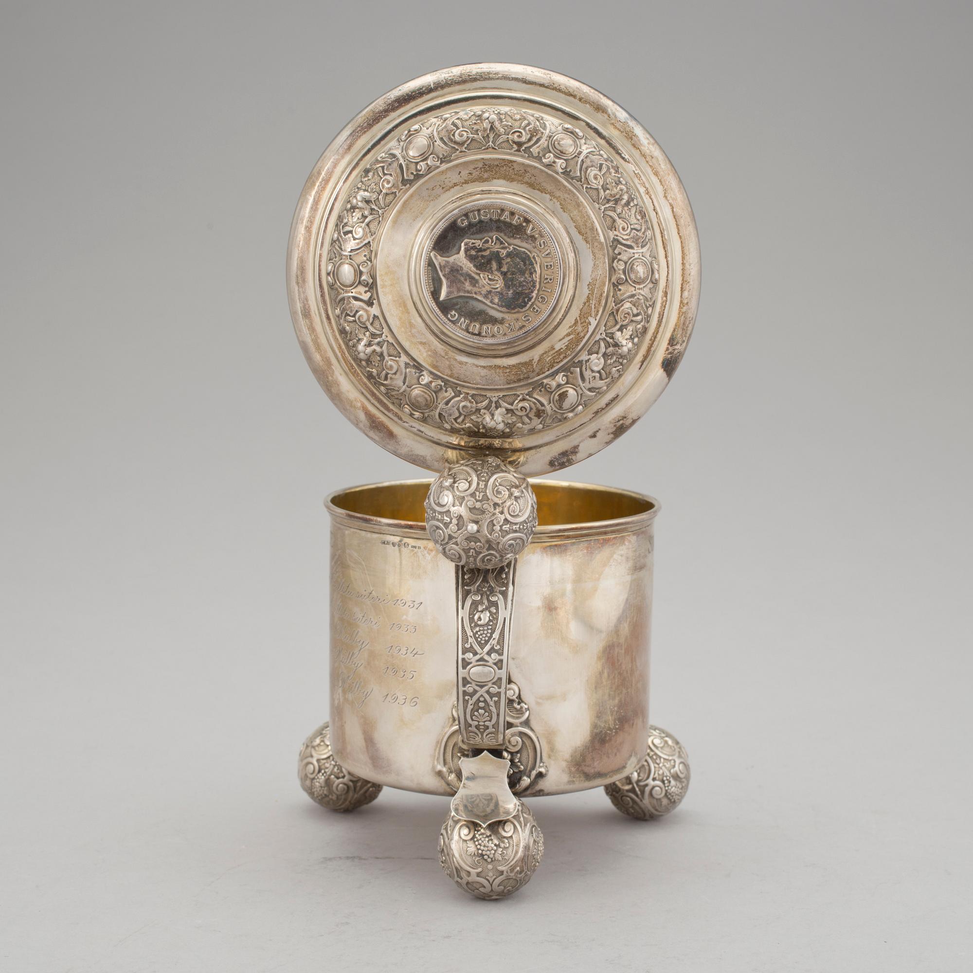 STOP, silver, Hovjuvelerare Carlman AB, Stockholm, 1920. Vikt 568 g.