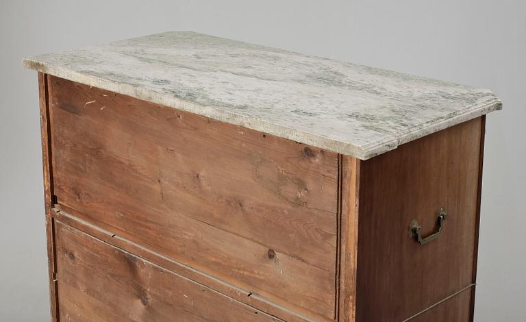 CHIFFONJÉ, sengustaviansk, tidigt 1800-tal.