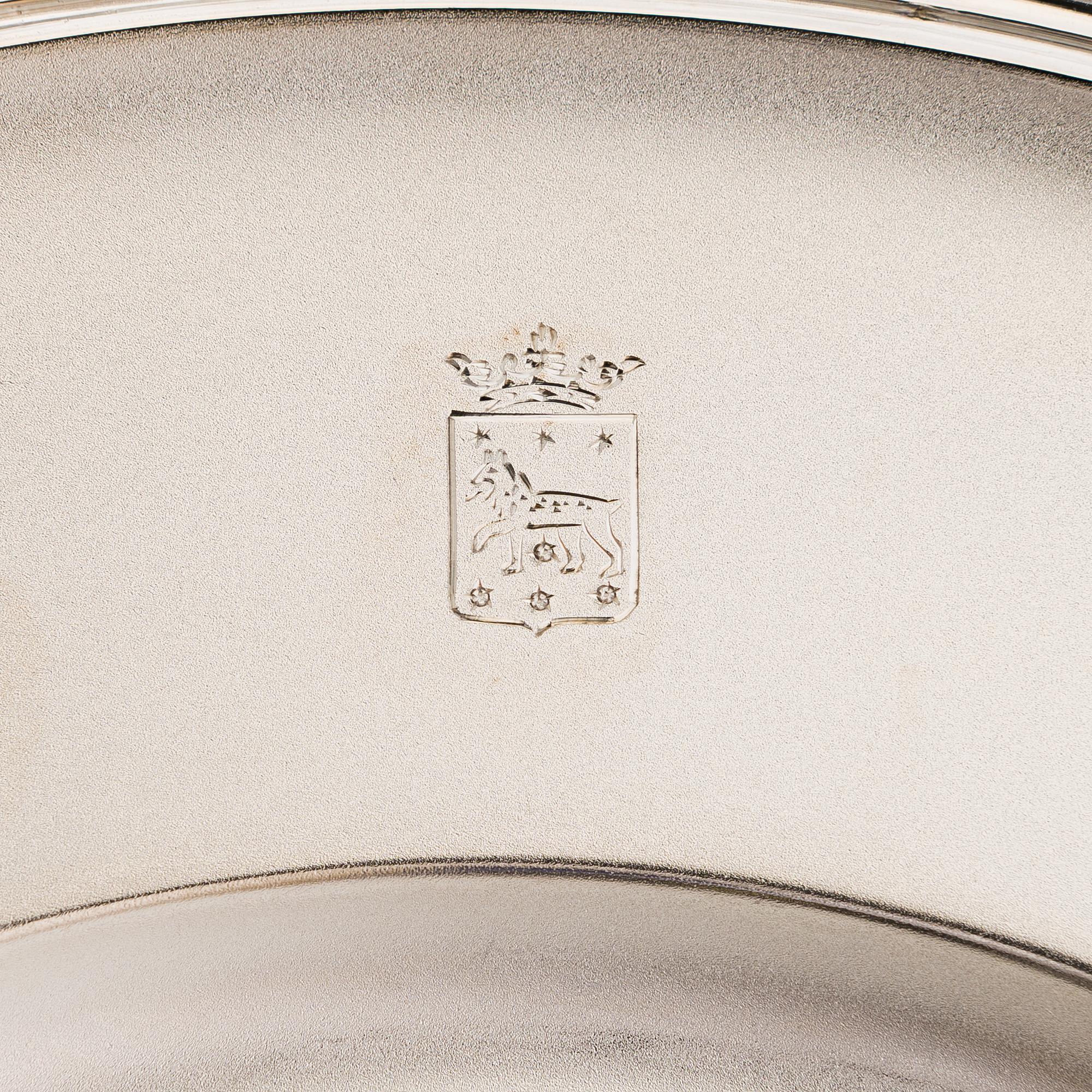 Hopealautasia, 24 kpl, presidentti J.K. Paasikiven monogrammilla, Kultakeskus, Hämeenlinna 1950. Alkuperäislaatikossa.