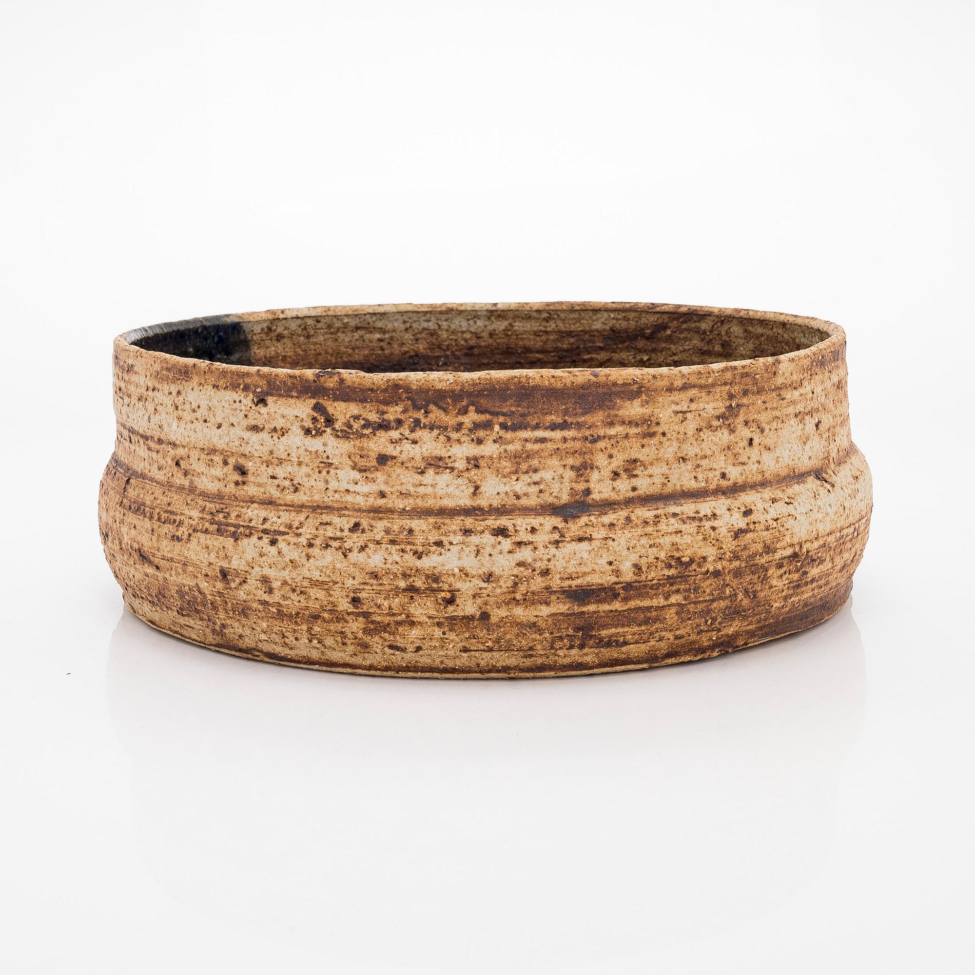 Raija Tuumi, skål, chamotterat stengods, signerad RT ARABIA 1970.