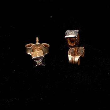 RING samt ÖRHÄNGEN, guld 18K, små diamanter, stämplad MJH. 1900-talets senare hälft.
