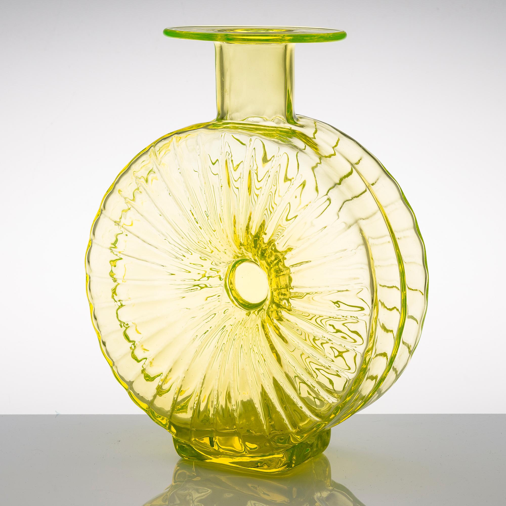 HELENA TYNELL, a 'Sun bottle' for Riihimäen Lasi Oy. In production 1964-1974.