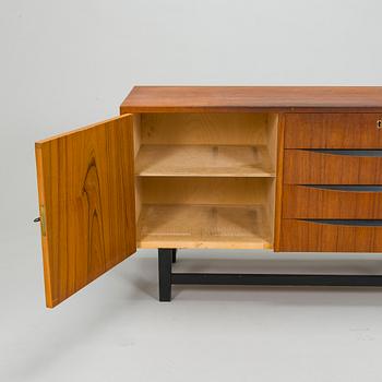 Skänk 1900-talets mitt.