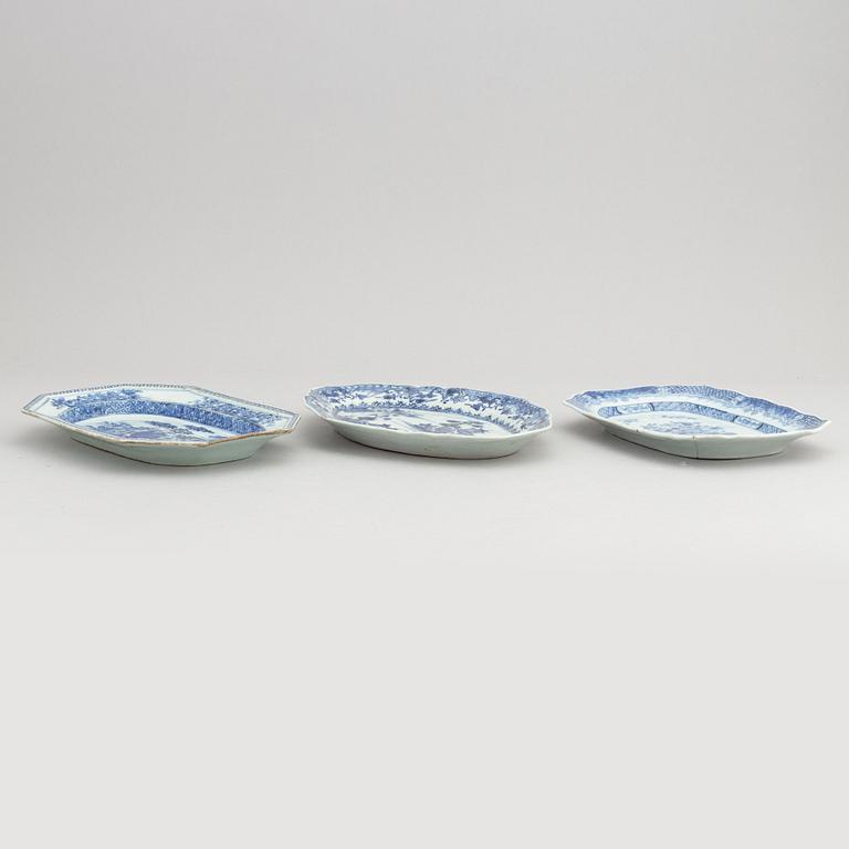 Tree blue and white dishes, Qing dynasty, Qianlong (1736-95).