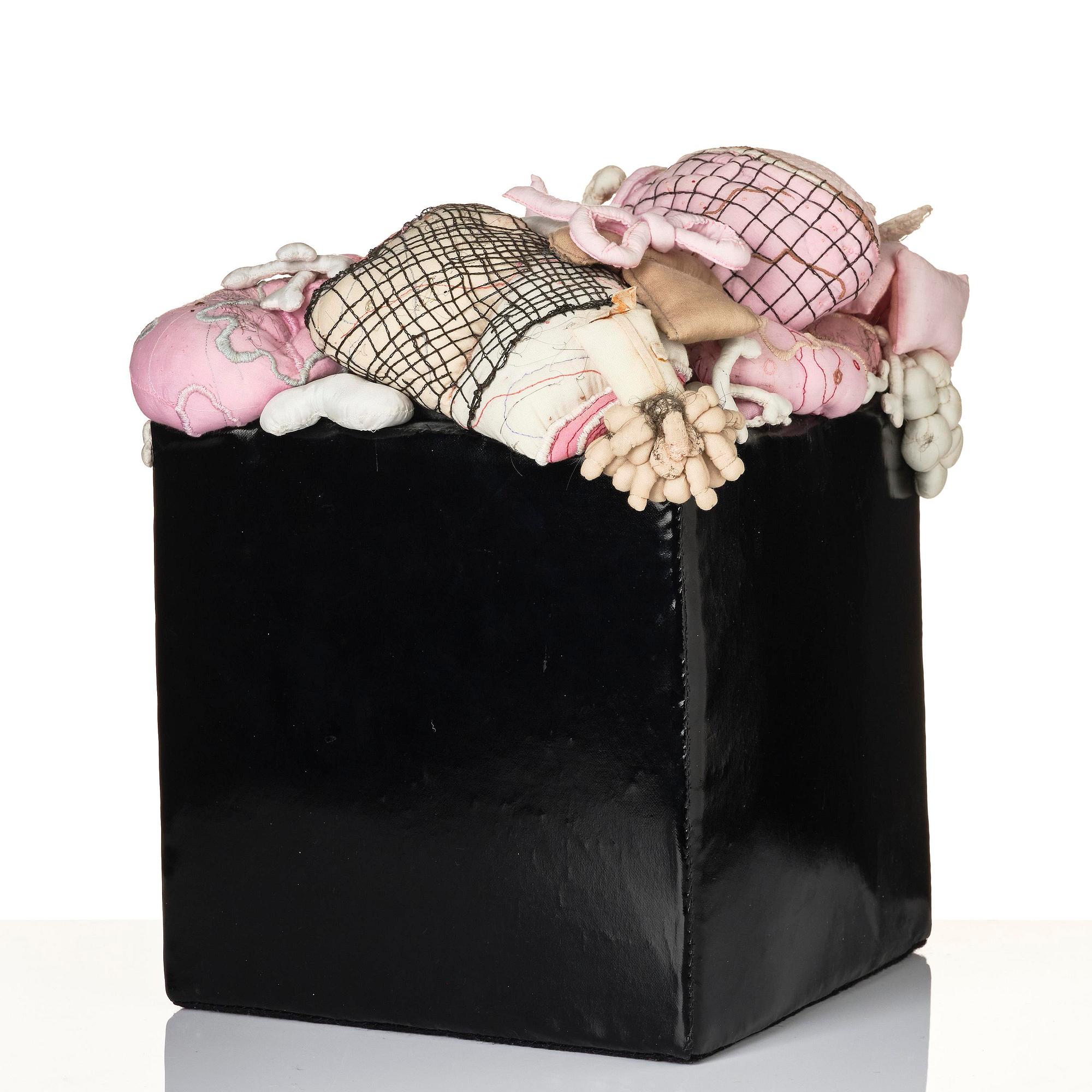 Märit Runsten, "Meat Monument".