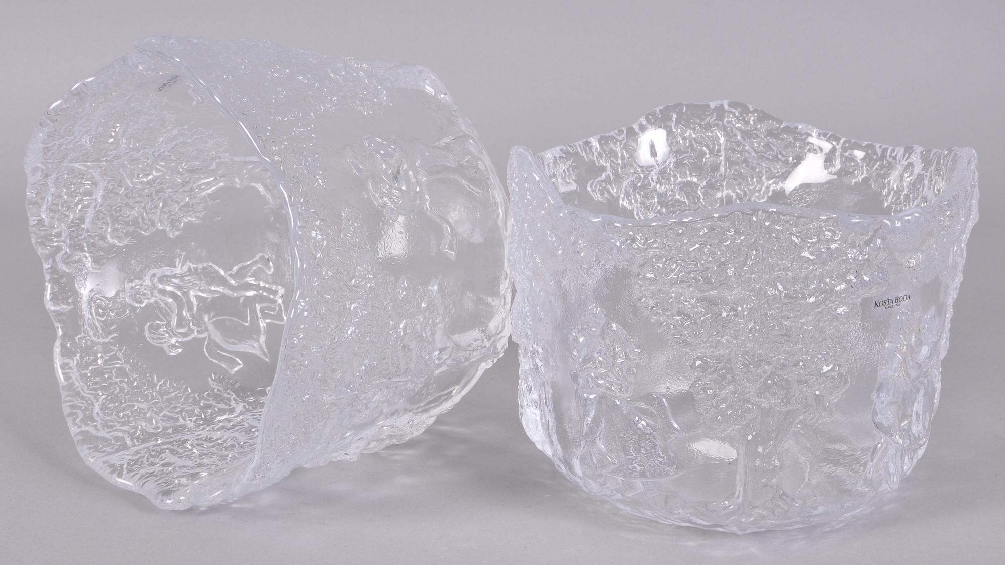 SKÅLAR, 2 st, glas, "Sverigeskålen", Kosta Boda.