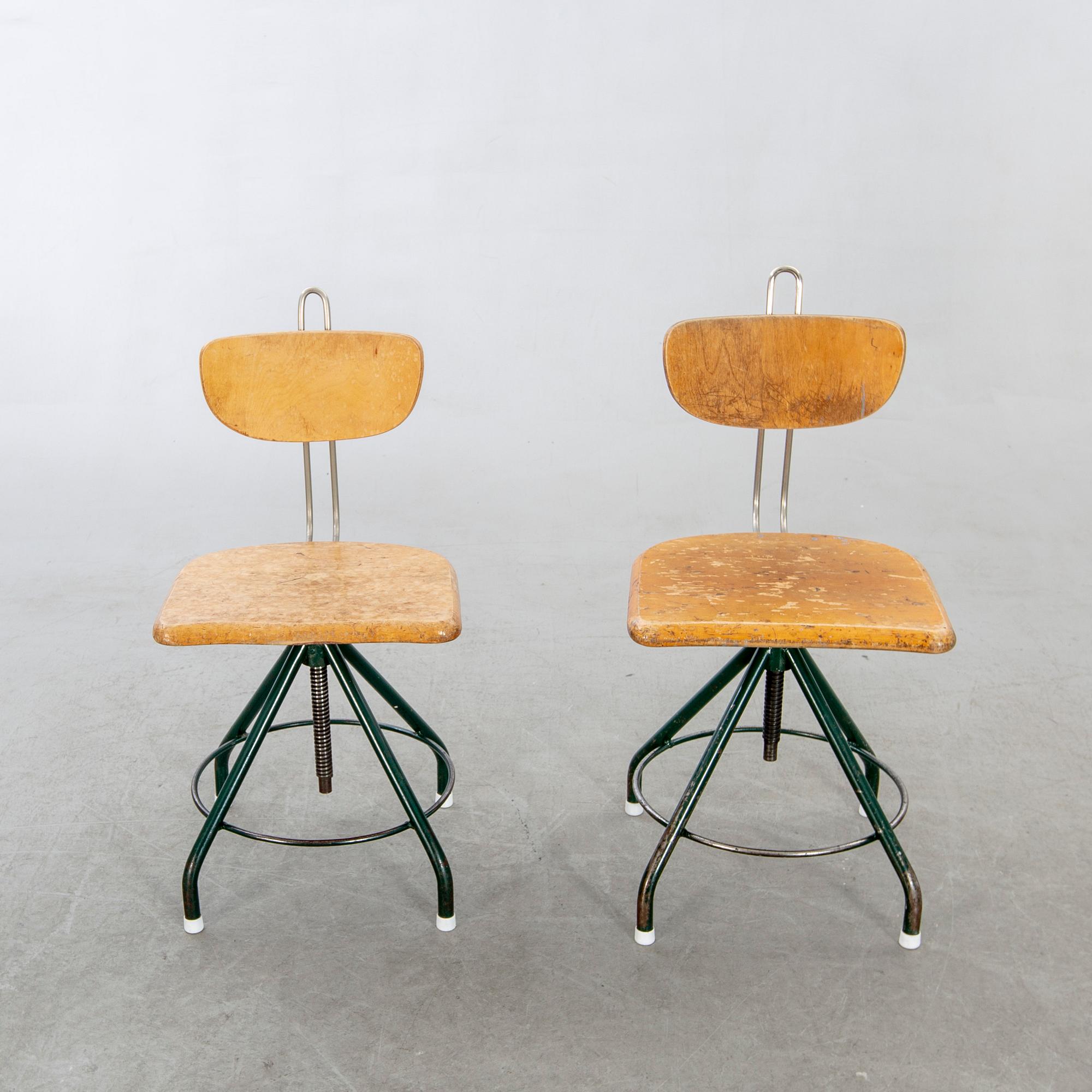 Arbetsstolar, 2 st,   Kockums mekaniska verkstad, Malmö, 1900-talets mitt.