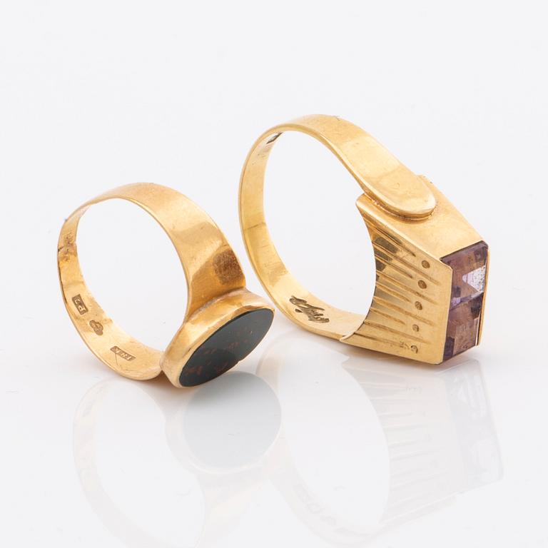 2 RINGS 18K gold, amethystes and bloodstone.