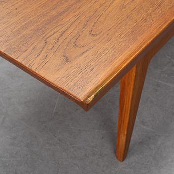 Finn Juhl, a teak coffee table for France & Son, mid 20th century.