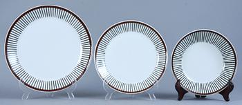 SERVISDELAR, 34 st, benporslin, "Spisa Ribb", Stig Lindberg, Gustavsberg.