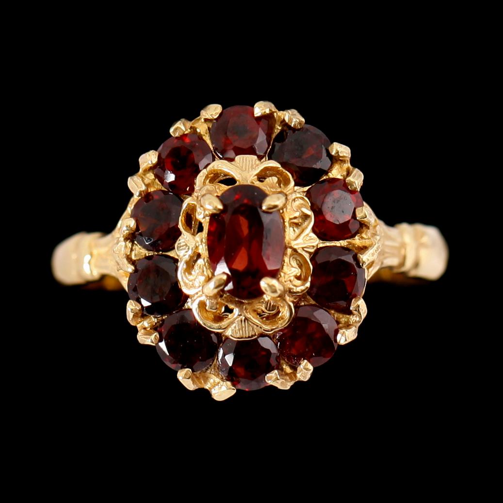 GARNITYR, 3 delar, 18 k guld, granater.