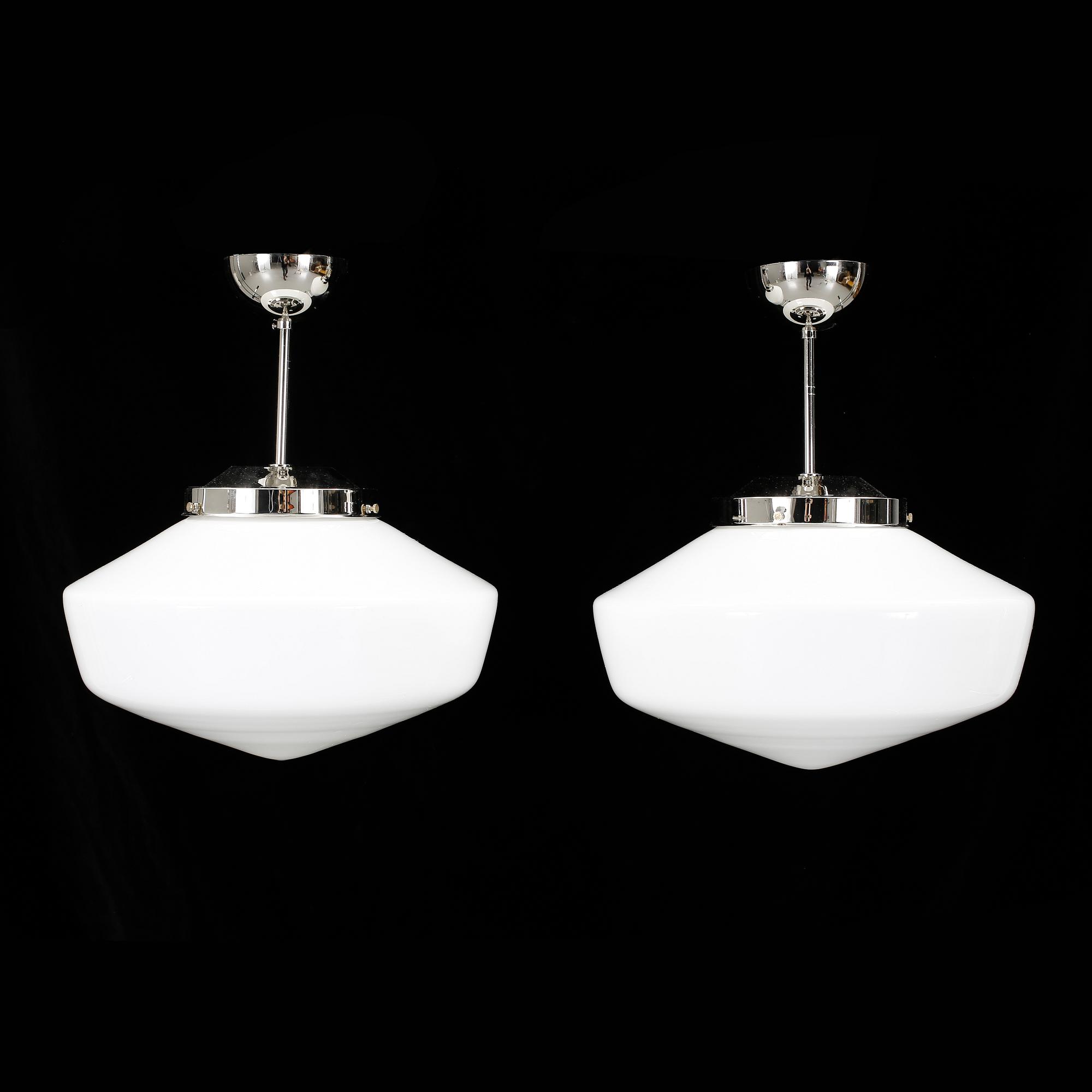 TAKLAMPOR, ett par, Pukebergs glasbruk, 1920-tal. Höjd 40 cm.